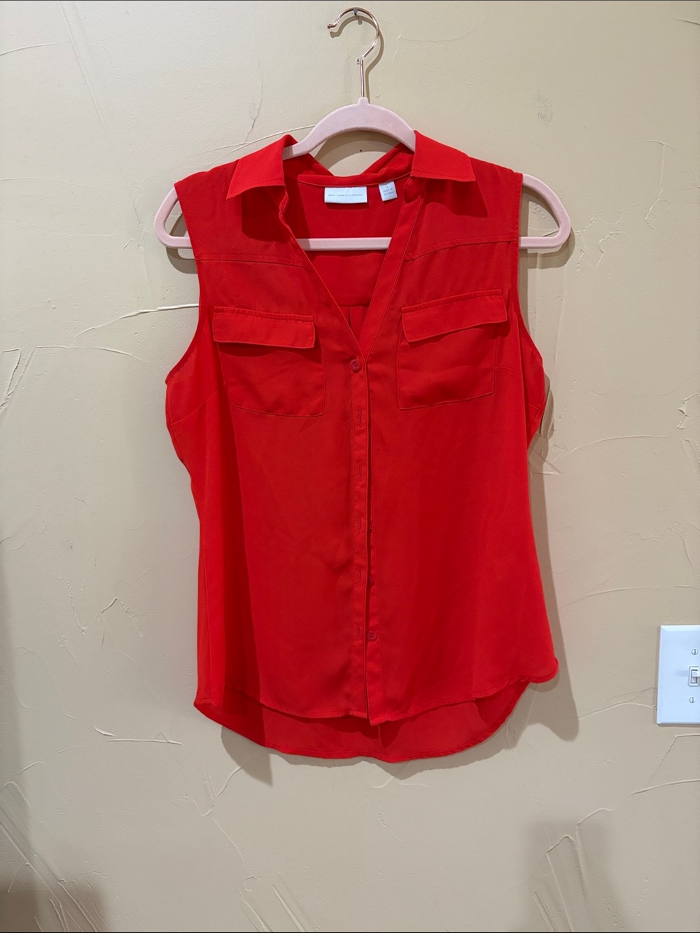 New York & Company Red Sleeveless Button-Front Camisole Blouse